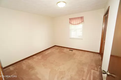 Bedroom - 633 Shaver Dr, Talbott, TN 37877 photo 3 of 3