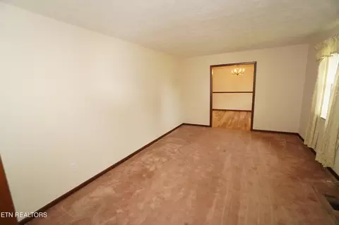 Living - 633 Shaver Dr, Talbott, TN 37877 photo 7 of 7