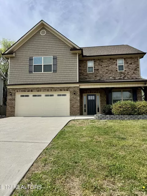 620 Lampwick Ln, Knoxville, TN 37912