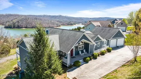 340 Deer Meadow Cir, La Follette, TN 37766