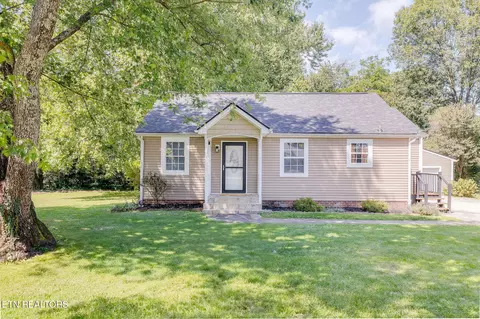 207 N Laurel Cir, Knoxville, TN 37912