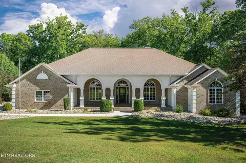 64 Cedar Ridge Ct, Crossville, TN 38558