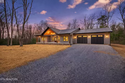 12 Pine Pl, Monterey, TN 38574