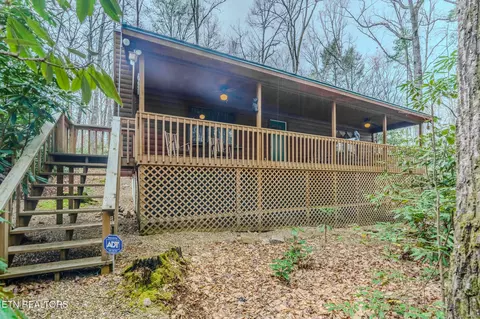 3386 Rocky Ridge Rd, Cosby, TN 37722