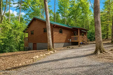 3386 Rocky Ridge Rd, Cosby, TN 37722