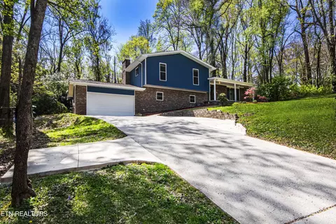 123 Oklahoma Ave, Oak Ridge, TN 37830