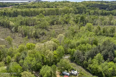 645 Oak Grove Rd, Decatur, TN 37322