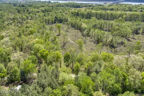 549 Oak Grove Rd, Decatur, TN 37322