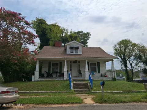 2400 Parkview Ave, Knoxville, TN 37917