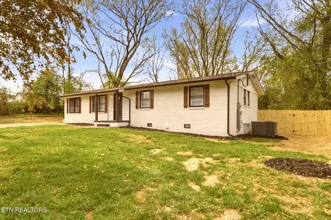 3325 Lobetti Rd, Knoxville, TN 37931