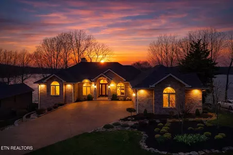20 Milnor Cir, Crossville, TN 38558