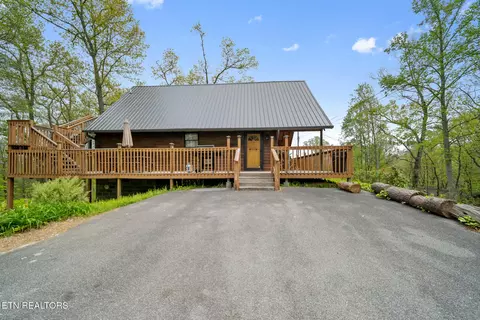 720 Timberlake Dr, Pigeon Forge, TN 37862