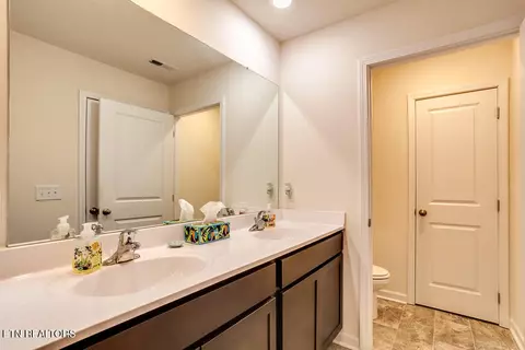Bath - 120 Waverly, Talbott, TN 37877 photo 3 of 4
