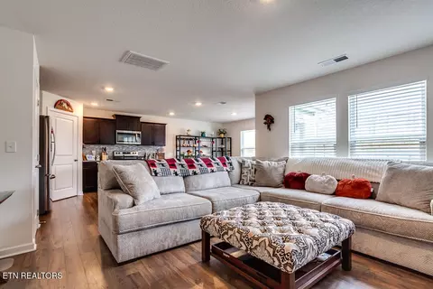 Living - 120 Waverly, Talbott, TN 37877 photo 4 of 4