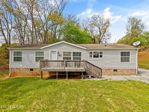 5121 Green Rd, Maryville, TN 37804