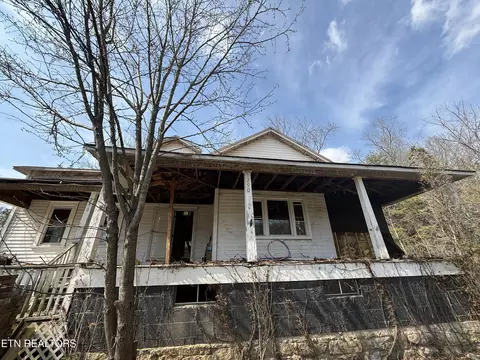 290 Maddox Ln, New Tazewell, TN 37825