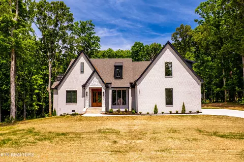 1221 Kellys View Dr, Greenback, TN 37742