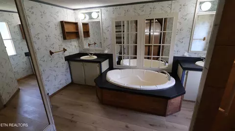 Bath - 844 Cartwright Loop, Whitwell, TN 37397 photo 3 of 8