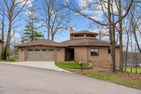 166 Baltusrol Rd, Crossville, TN 38558
