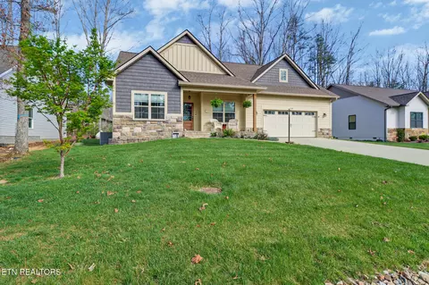 228 Thrushwood Dr, Crossville, TN 38558
