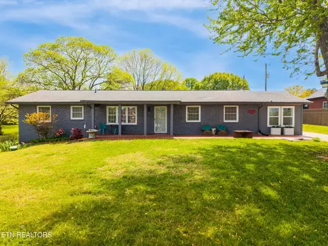 3794 Scenic Dr, Lenoir City, TN 37772