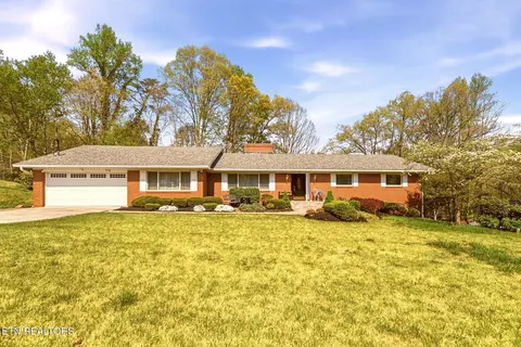 116 Caldwell Dr, Oak Ridge, TN 37830
