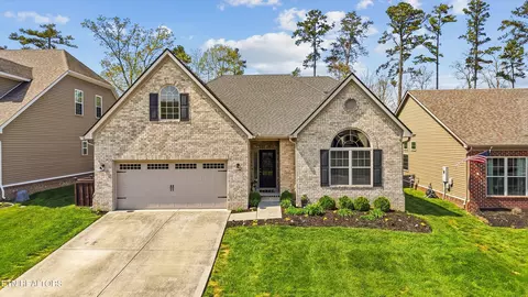 12732 Sailpointe Ln, Knoxville, TN 37922