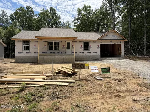 920 Kemah Ln, Crossville, TN 38572