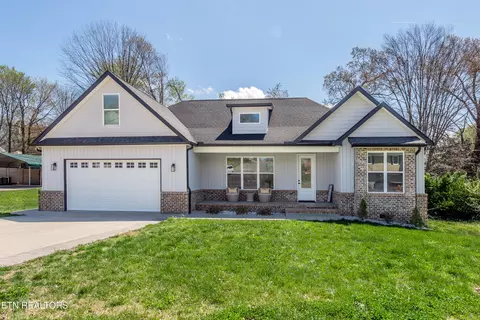 1302 Lula Bell Dr, Powell, TN 37849