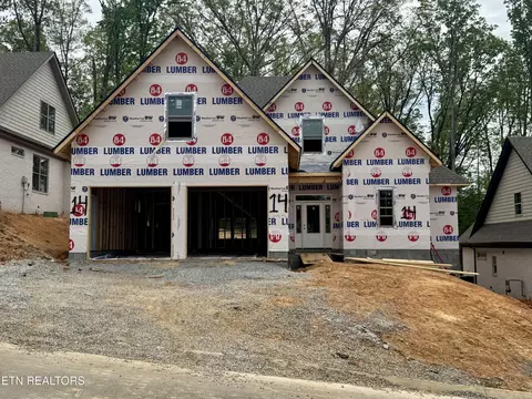 9926 Rio Bravo Ln, Knoxville, TN 37922