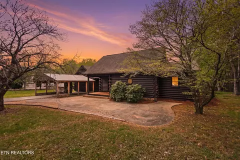 284 Savannah Shores Dr, Delano, TN 37325