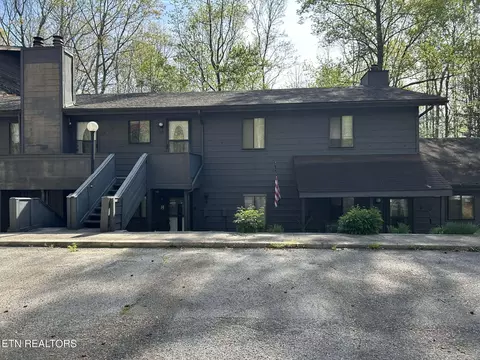 605 W Hills Dr, Harriman, TN 37748