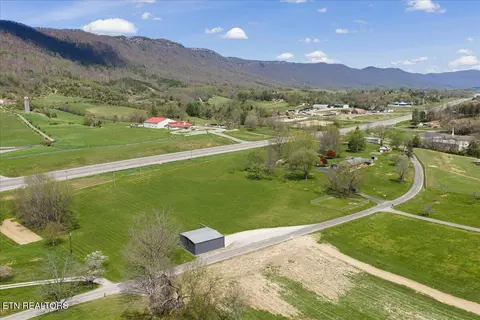 186 Shetland Rd #A, La Follette, TN 37766
