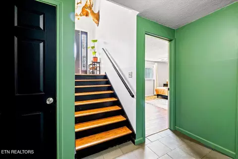 Entry Way - 384 Hc Smith Dr, Oneida, TN 37841 photo 3 of 3