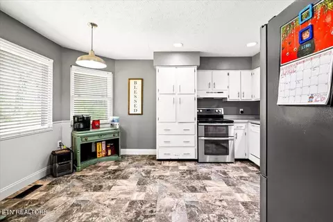 Kitchen - 384 Hc Smith Dr, Oneida, TN 37841 photo 1 of 4