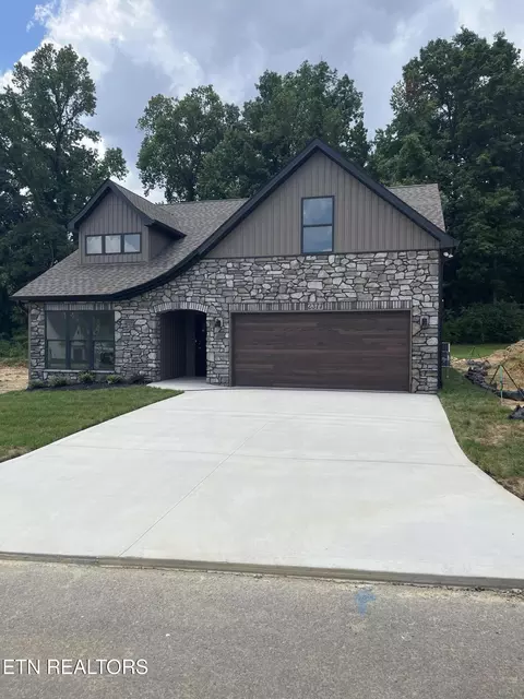 2377 Lena George Ln, Knoxville, TN 37931