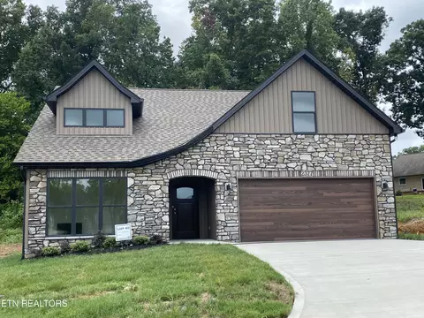 2377 Lena George Ln, Knoxville, TN 37931