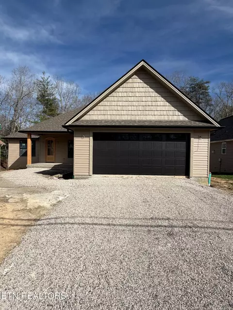 151 Hawes Cir, Crossville, TN 38558