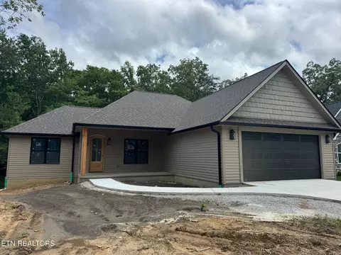 151 Hawes Cir, Crossville, TN 38558