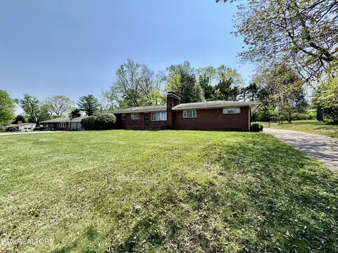 7020 Downing Dr, Knoxville, TN 37909