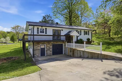 1828 Oak Hills Dr, Kingston, TN 37763