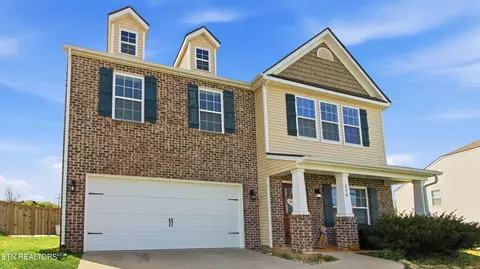 236 Gail Ln, Lenoir City, TN 37772