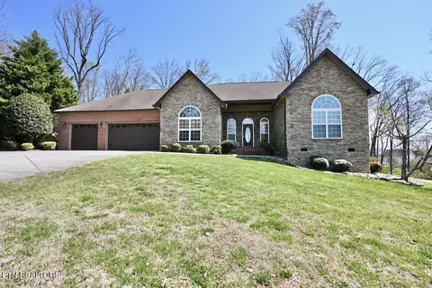 1261 Houston Springs Rd, Greenback, TN 37742