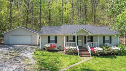 626 Laurel Lake Cir, Madisonville, TN 37354