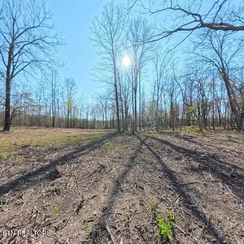 2 Claysville Road, Crossville, TN 38571