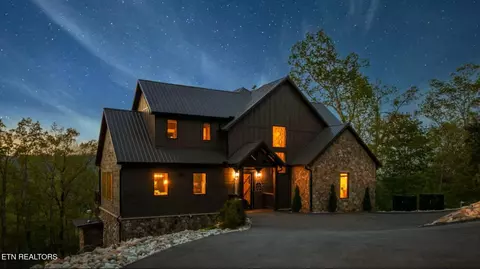 5016 Long Rifle Rd, Walland, TN 37886