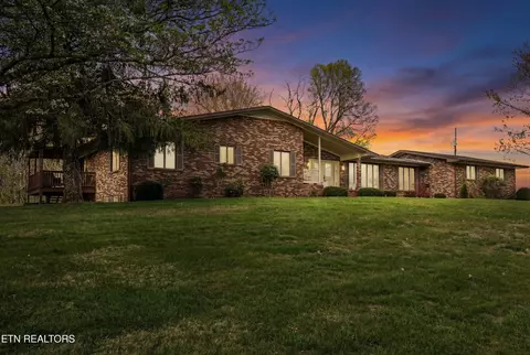 1279 Green Acres Dr, Newport, TN 37821
