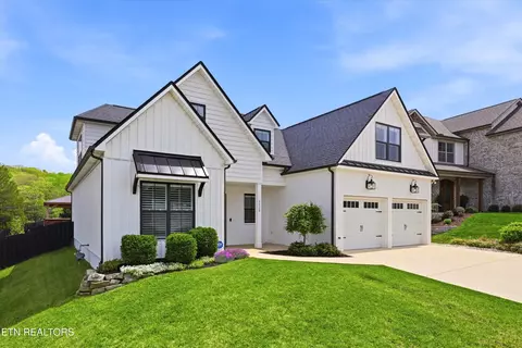 2028 Highlands Ridge Ln, Knoxville, TN 37932