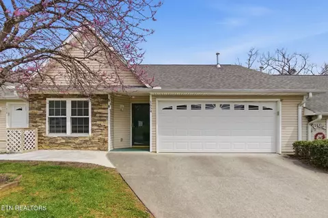 1654 Wood Song Ln, Knoxville, TN 37914