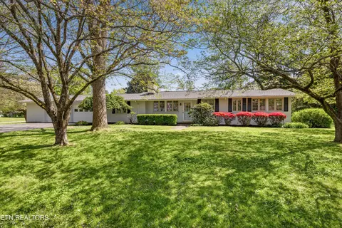 7002 Downing Dr, Knoxville, TN 37909